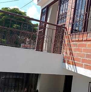 Apartamento amoblado con balcón en Ibagué Apartamento Exterior photo