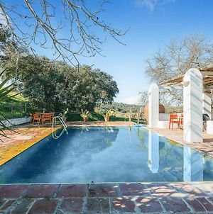 Beautiful Home In Valverde De Legans With Internet, 4 Bedrooms And Outdoor Swimming Pool Valverde de Leganés Exterior photo