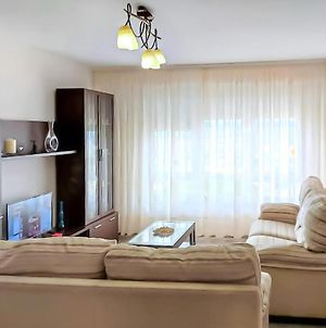 Nice apartment in Mugía with 4 Bedrooms Muxía Exterior photo
