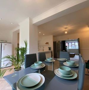 Lovely, Recently Refurbished Four Bedroom House.. Londres Exterior photo