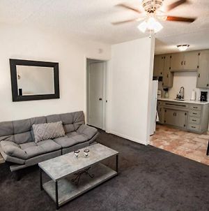 Guest House Cozy 1Br-Automobile Alley - Fast 100 Wifi Oklahoma City Exterior photo