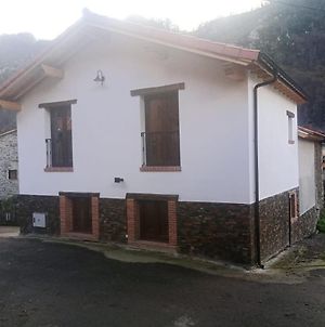 Casa Rural Güilones, Parque Natural de Ponga Villa Sobrefoz Exterior photo
