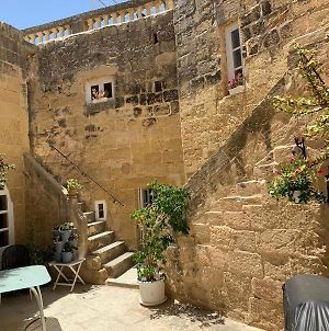 Traditional Maltese House Of Character Hotel Mosta Exterior photo
