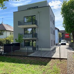 2-Room Penthouse In A Class Of Its Own, Near The A66 Motorway And Various Bus Stops, S-Bahn/Tram Fráncfort del Meno Exterior photo