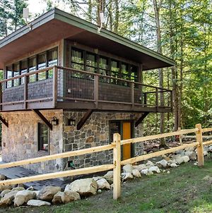Trekker! Treehouses, Cabins And Lodge Rooms Lake George Exterior photo