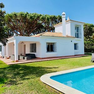 Villa Alemania con Piscina en Urbanización Roche Conil Cádiz Andalucía España Exterior photo