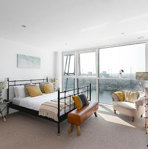 Serene Waterfront Rooms - Excel Londres Exterior photo