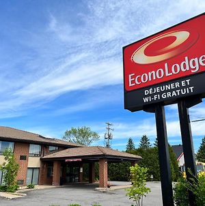 Econo Lodge Airport Quebec Exterior photo