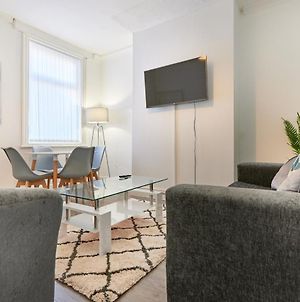 Host Liverpool - Relaxing Suburban Haven Apartamento Exterior photo