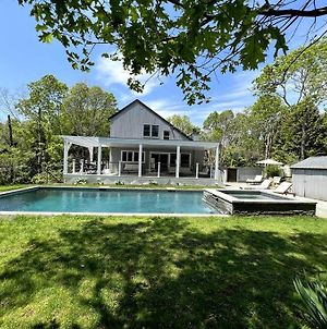 East Hampton Summer Home With Pool & Hot Tub Exterior photo