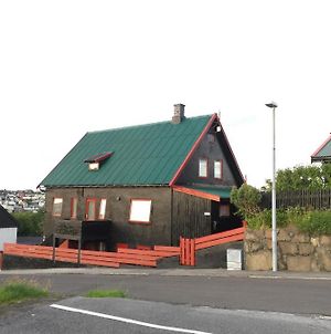 Cozy apartment in Tórshavn, Faroe Island with free parking. Exterior photo