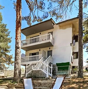 Awesome Home In Navarredonda De Gredos With Wifi And 3 Bedrooms Exterior photo