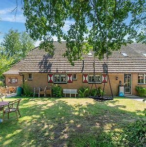 Attractive Farmhouse In Giethoorn With Garden Villa Exterior photo