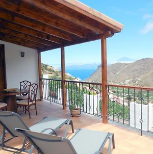 Casa La Sabina Roja 1, casa con impresionantes vistas sobre Hermigua y el mar Villa Exterior photo