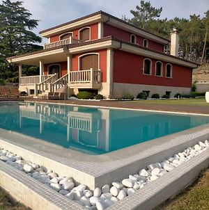 Espectacular villa con piscina inifity Vilagarcía de Arousa Exterior photo