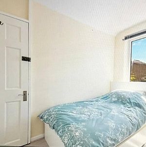 Unique & Personalised Three Bedroom With En-Suites Croydon Exterior photo
