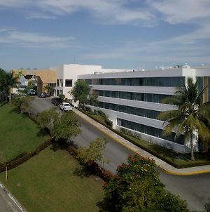 Holiday Inn - Villahermosa Aeropuerto, an IHG Hotel Exterior photo