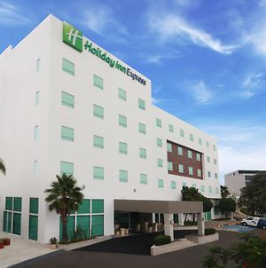 Holiday Inn Express Guadalajara Iteso, an IHG hotel Exterior photo