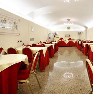 Hotel Terminal Milán Restaurant photo