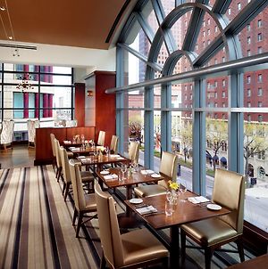 Omni Chicago Hotel Restaurant photo