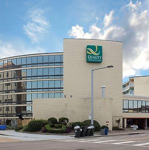 Quality Inn And Suites Oceanfront Virginia Beach Exterior photo