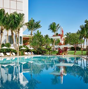 The Miami Beach Edition Hotel Exterior photo