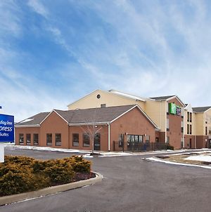 Holiday Inn Express Hotel & Suites Cleveland-Streetsboro Exterior photo