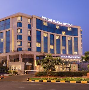 Pride Plaza Hotel Aerocity Nueva Delhi Exterior photo