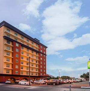 Holiday Inn Express El Paso-Central Exterior photo