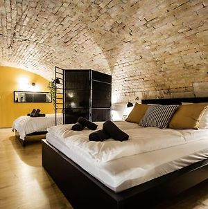 Lovely Loft W/Ac Washer Free Wifi In Heart Of Bp. Apartamento Budapest Exterior photo