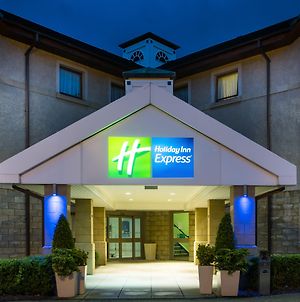 Holiday Inn Express Inverness Exterior photo