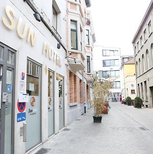 Sun Hotel Bruselas Exterior photo