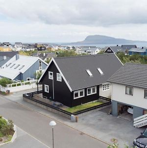 3BR - Townhouse - Free Parking - Tórshavn Apartamento Hoyvík Exterior photo