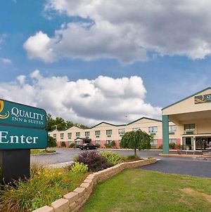 Quality Inn & Suites Gettysburg Exterior photo