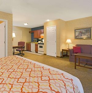 Hawthorn Suites By Wyndham Cincinnati/Sharonville Exterior photo