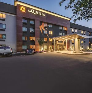 La Quinta Inn & Suites By Wyndham Hartford - Bradley Airport Windsor Locks Exterior photo