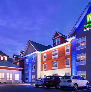 Holiday Inn Express Mystic Exterior photo