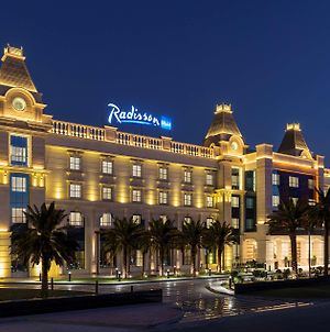 Radisson Blu Hotel, Ajmán Exterior photo