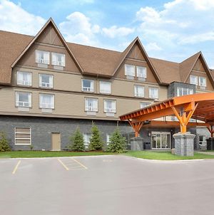 Super 8 By Wyndham Canmore Hotel Exterior photo