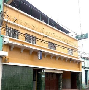Hotel Landivar Zona 7 Guatemala Exterior photo