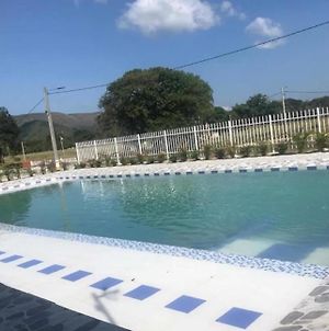 Casa Campestre Carmen de Apicalá piscina compartida Villa Exterior photo
