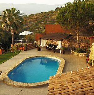 Villa El Pino: With Private Pool Sayalonga Exterior photo