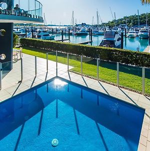 Pavillions 1 - New Waterside Luxury With Pool Apartamento Isla Hamilton Exterior photo