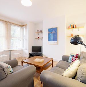 Leytonstone Convenient Apartment - 6 Mins From Stratford Londres Exterior photo