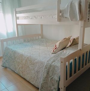 Dormitorio Individual En Apartamento Compartido Con La Anfitriona Sevilla Exterior photo
