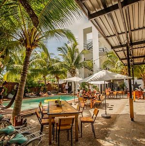 Che Holbox Hostel & Bar Adults Only Exterior photo