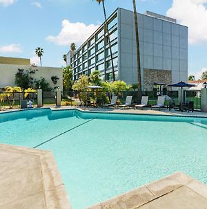 Courtyard By Marriott Los Angeles Woodland Hills Hotel Exterior photo