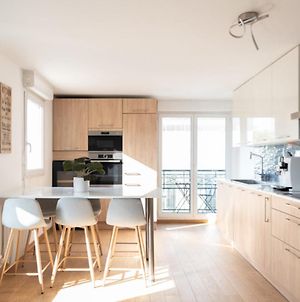 Bright Apartment With Balcony In Saint-Denis Exterior photo