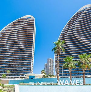 Sunset Waves Deluxe Apartments Poniente Beach Resort Benidorm Exterior photo