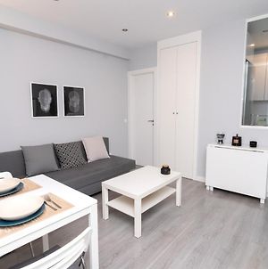 Modern Minimalist 1-Bedroom In The Center Madrid Exterior photo